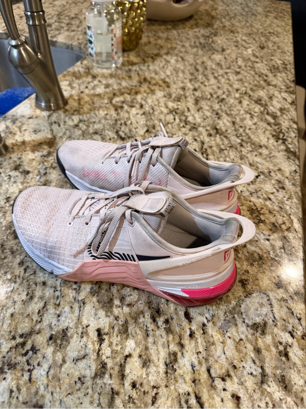 Women’s Metcon Training Shoes Light Pink and Gray